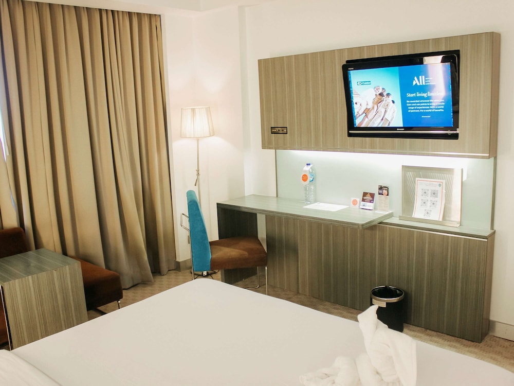 Superior Room, 1 King Bed - Photo 3