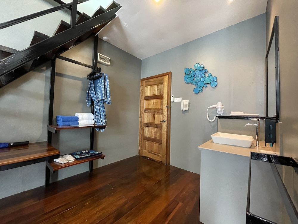 Twin Room All Meals and Boat Transfers Included photo 2