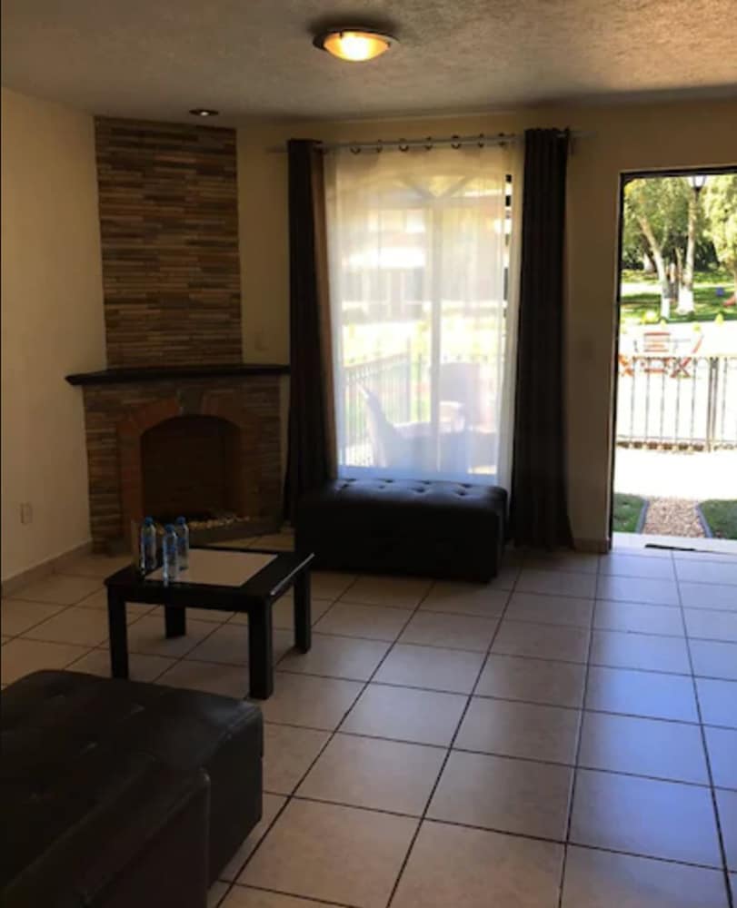Suite 6A photo 2
