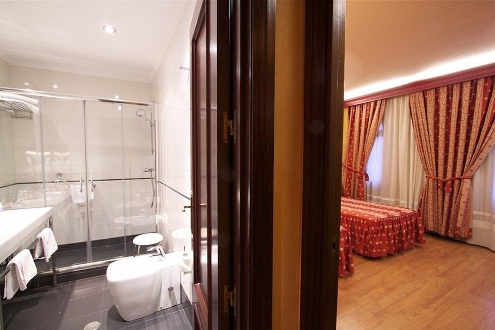 Single Room - Photo 5
