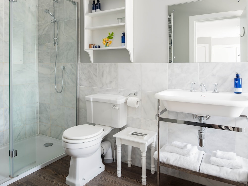 Superior Double Room, Ensuite (SuperKing/Twin) photo 2