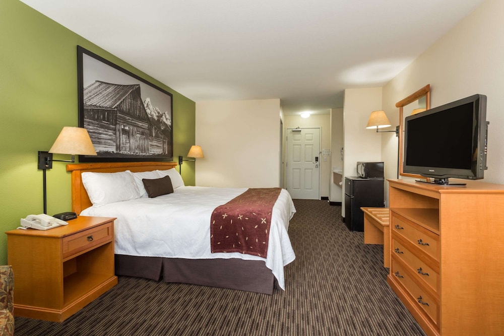 Room, 1 King Bed, Non Smoking - Photo 2
