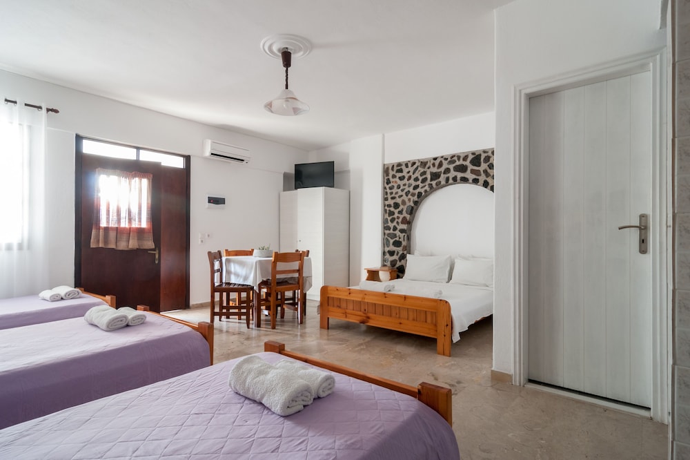 Room (for 5)