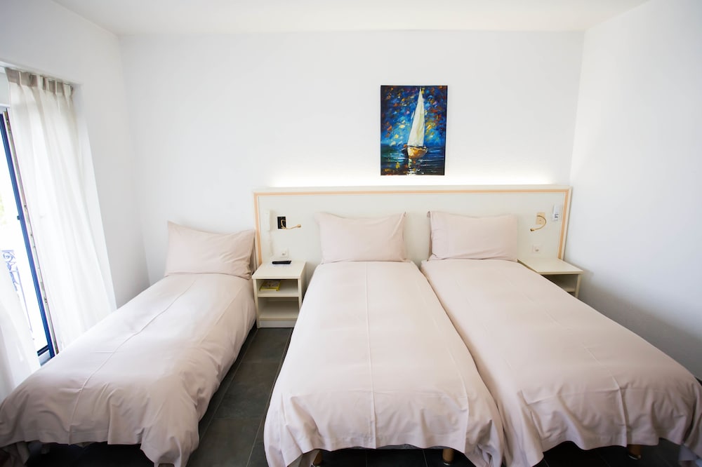 Family Triple Room, Balcony, Lake View photo 1