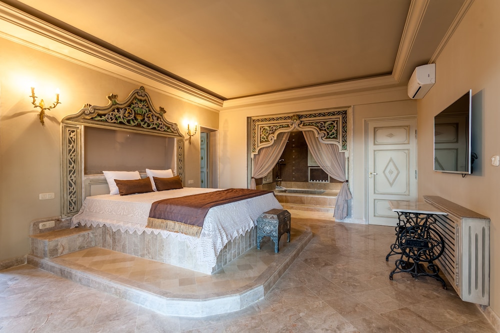 Royal Double Room, Pool Access, Pool View photo 2