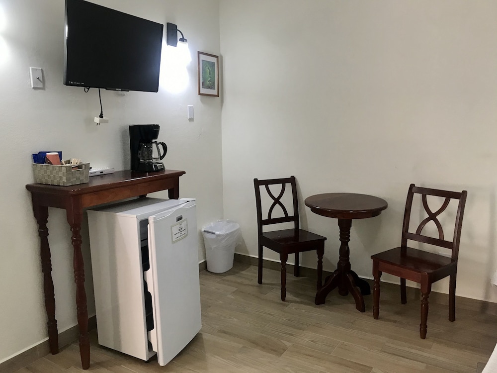 Standard Triple Room, 2 Double Beds, Refrigerator, Courtyard Area photo 3