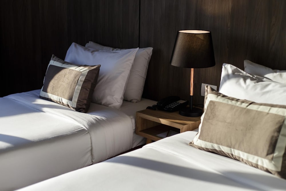 Premium Twin Room, Pool View photo 3