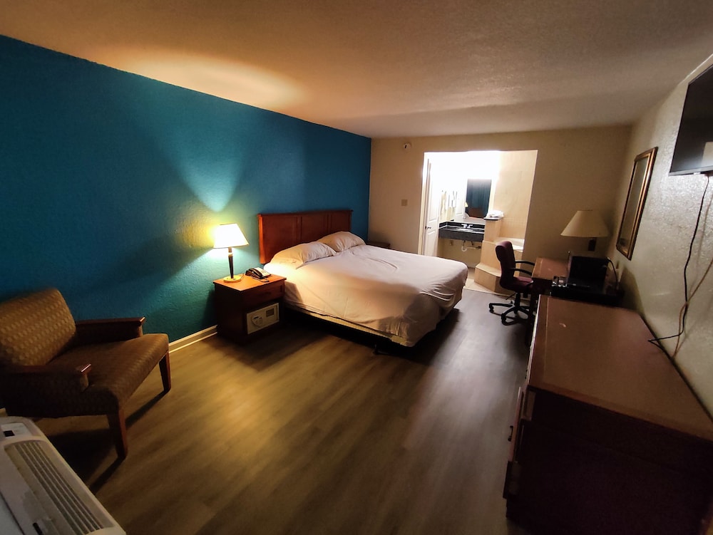 Exclusive Room, 1 King Bed, Non Smoking, Jetted Tub photo 1
