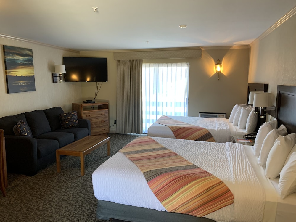 Room, Multiple Beds, Kitchenette