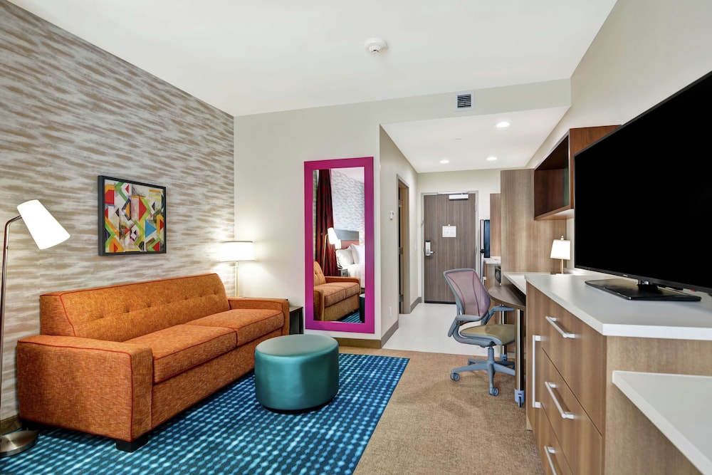 Studio, 1 King Bed, Accessible, Bathtub photo 2