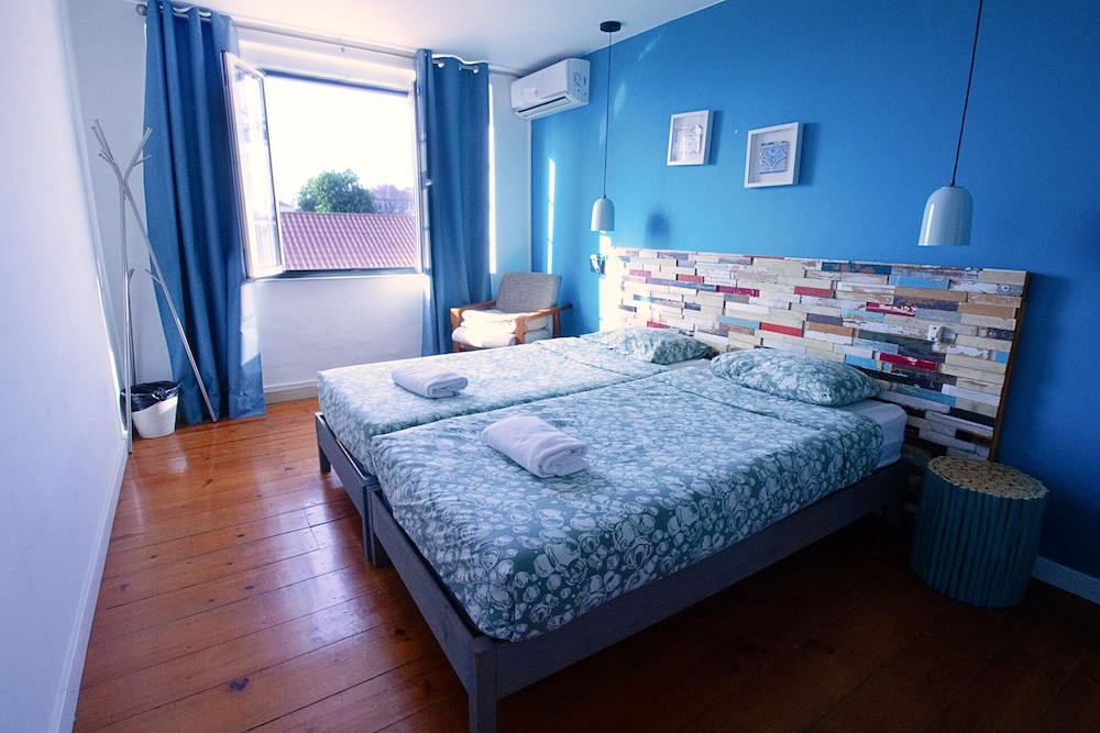 Double Room, Shared Bathroom, River View photo 3