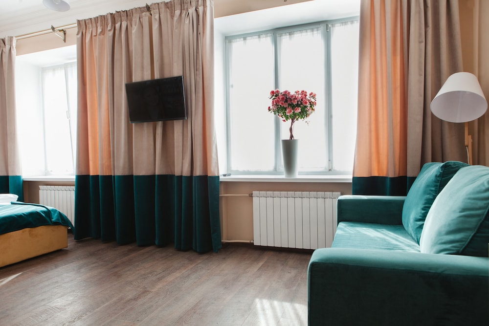 Deluxe Double Room, 1 King Bed with Sofa bed photo 2