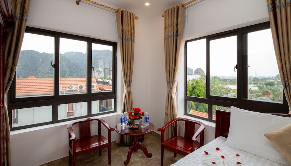 Deluxe Family Room, Balcony photo 3