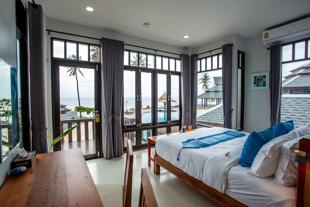 Family Villa with Sea View photo 2