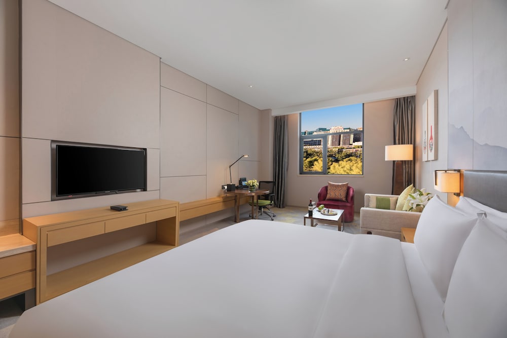 Standard Room, 1 King Bed (High Floor)