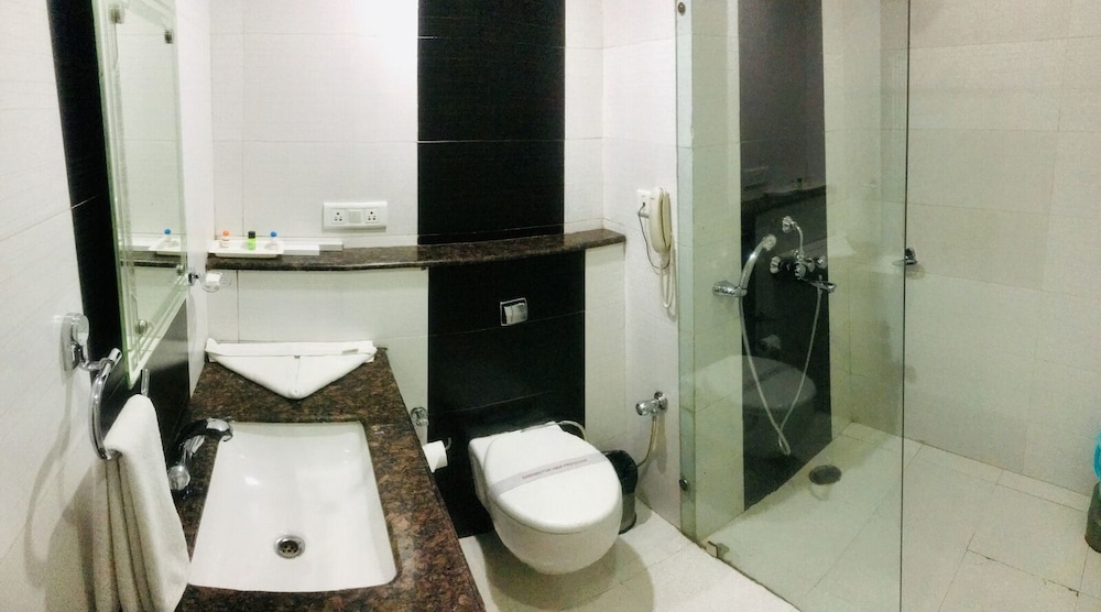 Executive Double Or Twin Room, 1 King Bed, Accessible photo 3