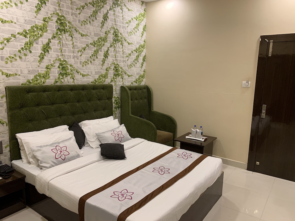 Super Deluxe Ac Rooms photo 2