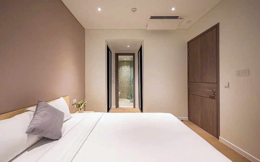 Grand Room, 1 Bedroom, Club Lounge Access, River View photo 2