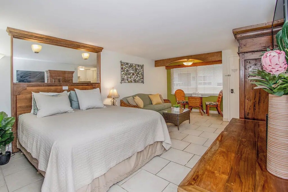 Signature Condo