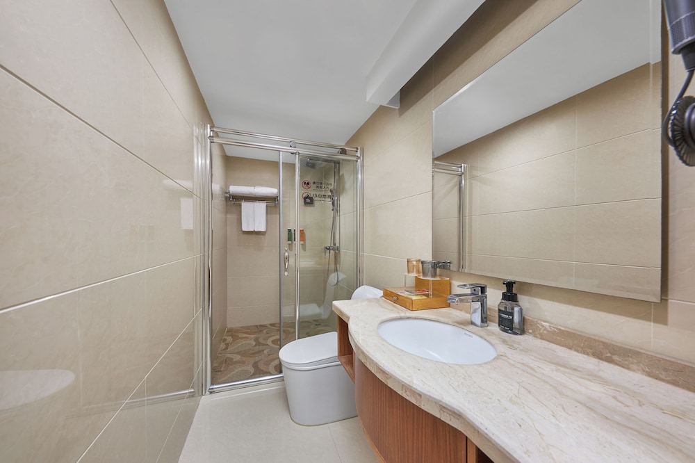 Affordable Luxury Twin Beds Suit - Photo 3