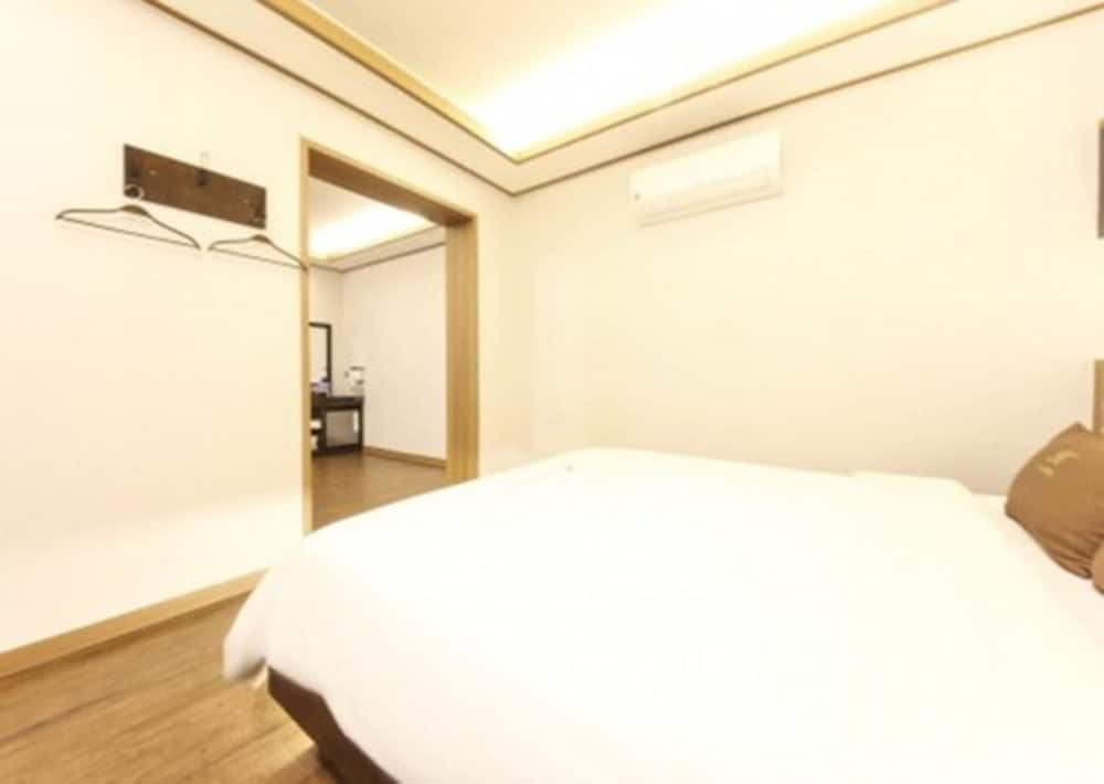 Suite, 1 Bedroom (No Breakfast on Weekend&Holiday) photo 3