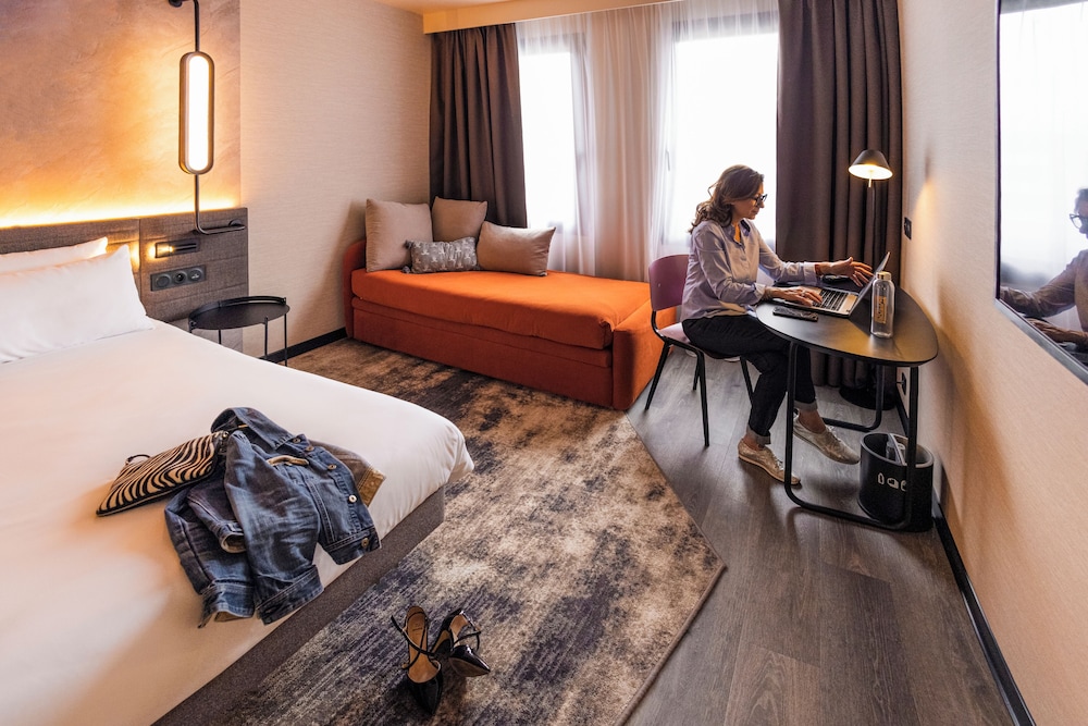 Executive Triple Room, 1 Queen Bed with Sofa bed photo 2