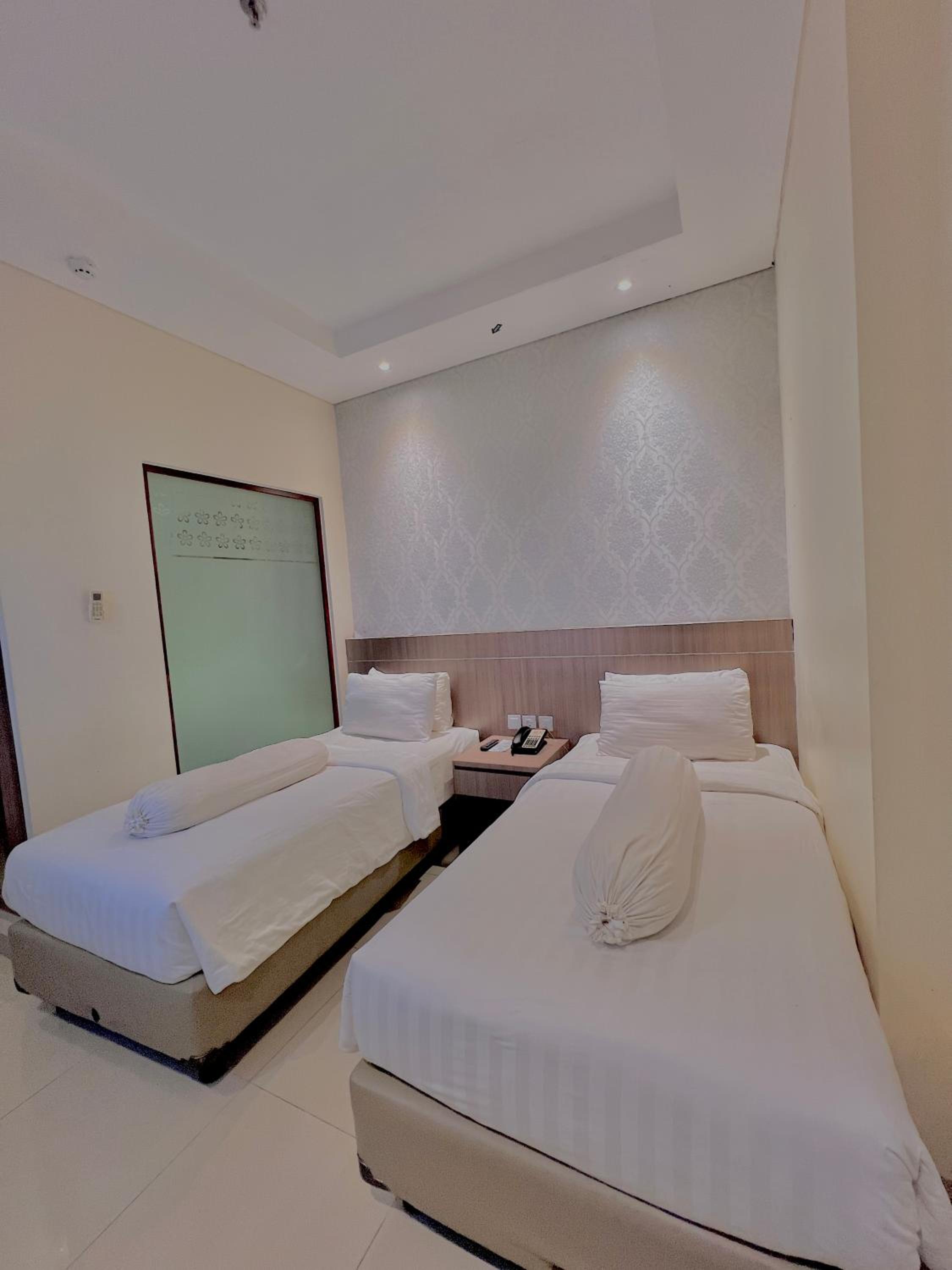 Superior Twin Room - Photo 4