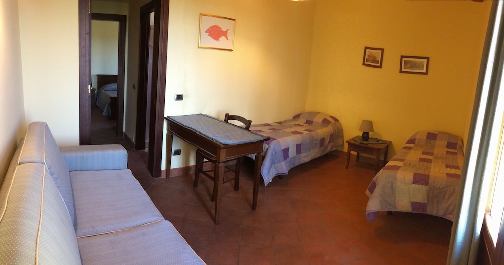 Quadruple Room, 2 Bedrooms photo 2