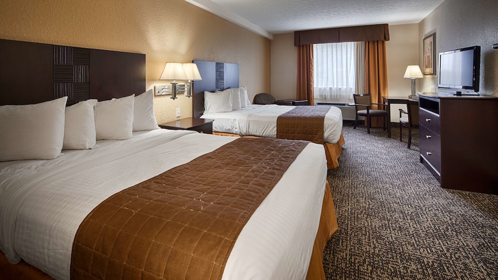 Standard Room, 2 Queen Beds, Non Smoking, Bathtub - Photo 6