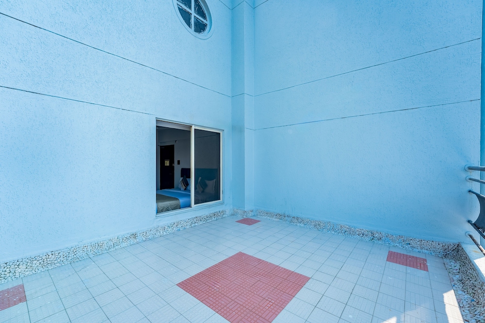 Deluxe Studio, Balcony - Photo 11