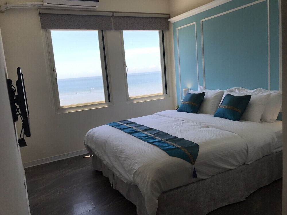 Comfort Double Room, 1 King Bed, Beach View