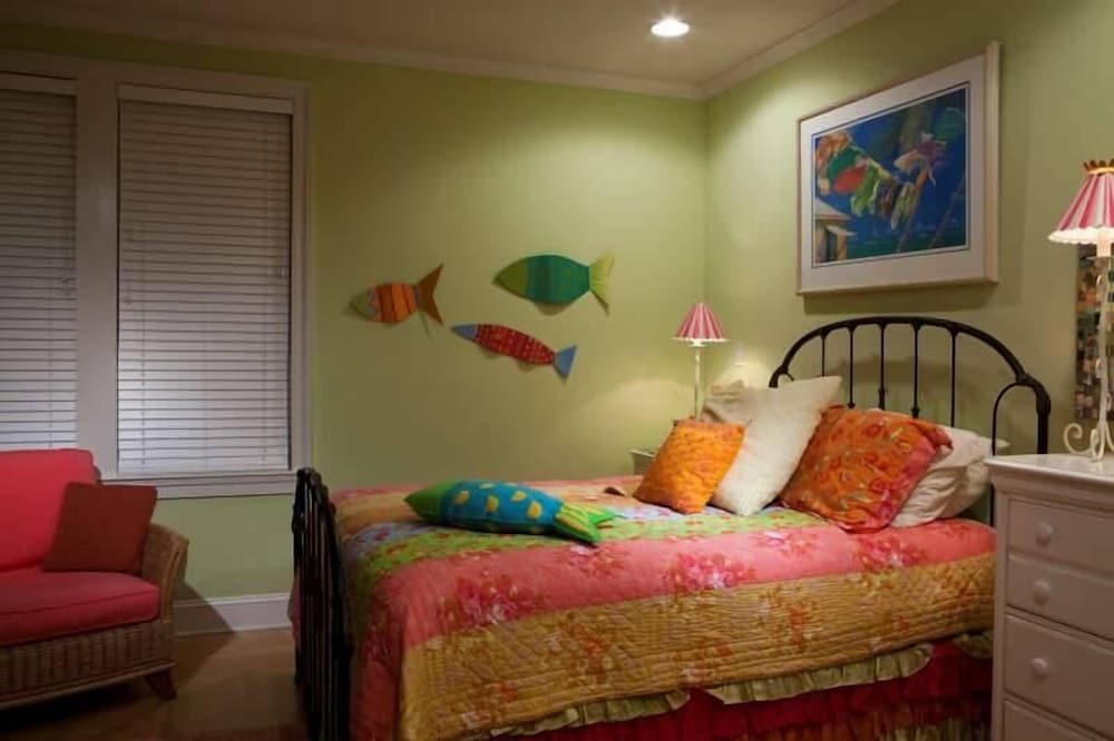 Family House, 4 Bedrooms, Ocean View, Sea Facing photo 2