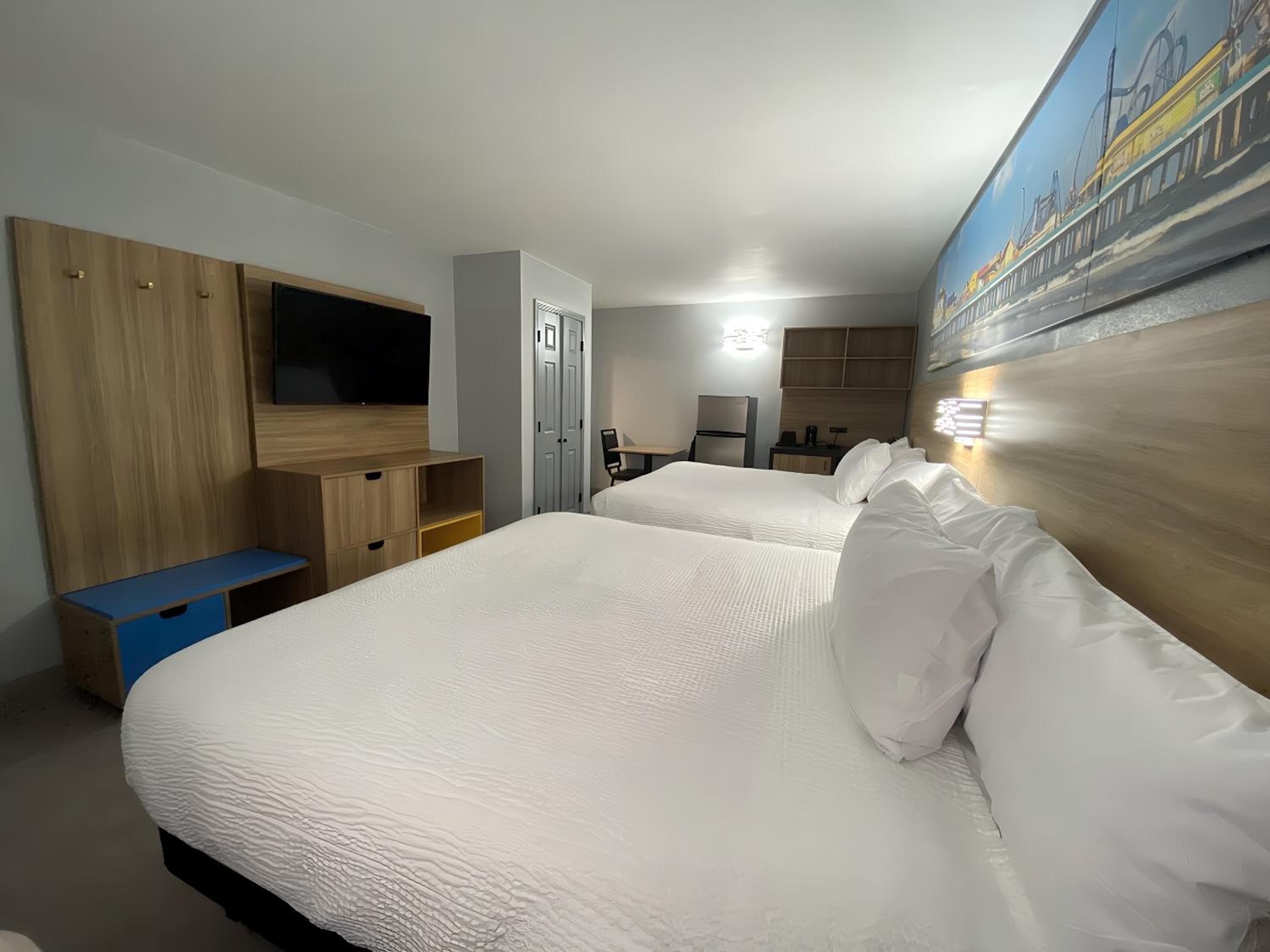 Suite with Two King Beds - Non-Smoking - Photo 5