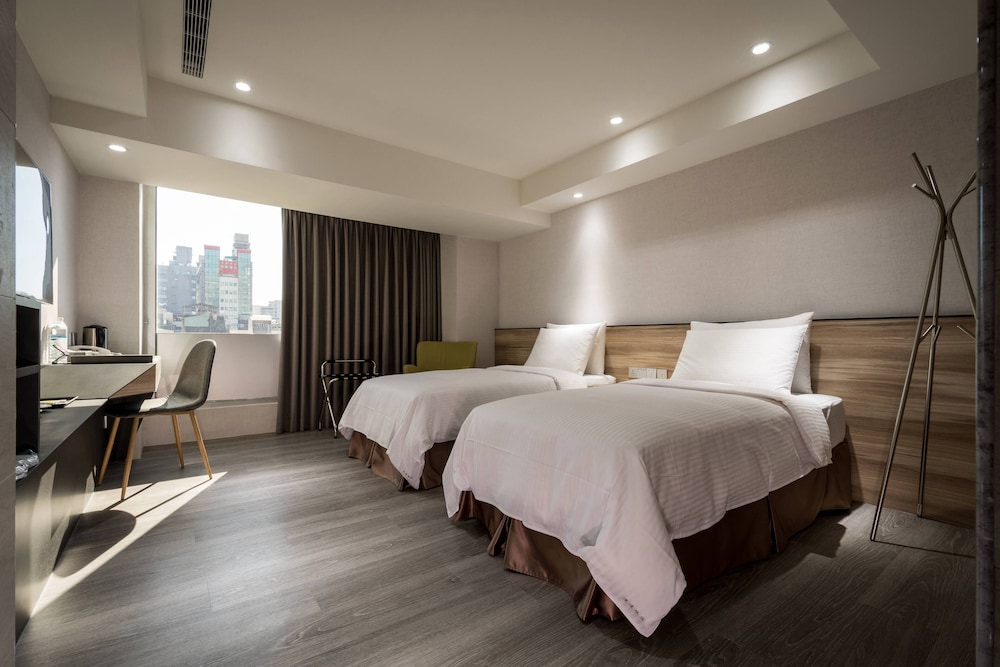Park View Twin Room (Facing the Spring Square View) photo 1