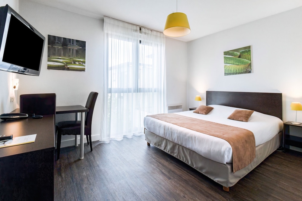 Standard Studio, 1 Queen Bed photo 1