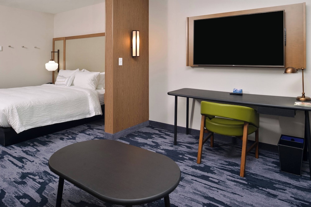 Suite, 1 King Bed with Sofa bed (Mobility/Hearing Accessible, Tub) photo 1
