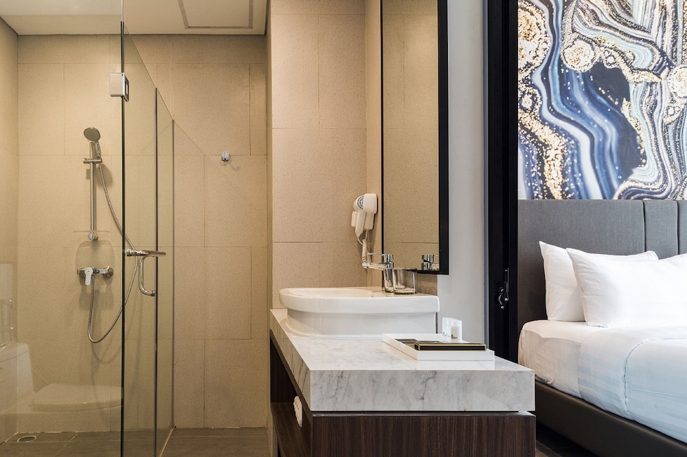 Suite Room - Photo 2