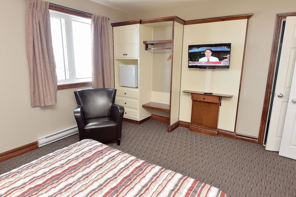 Standard Room, 1 Double Bed, River View photo 3