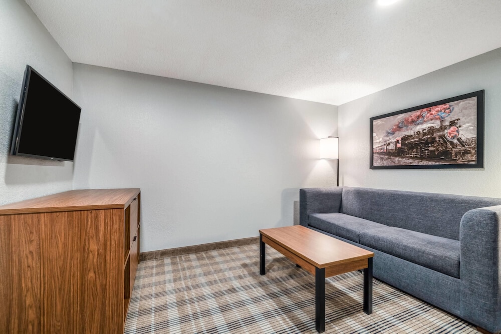Premier Suite, 2 Queen Beds, Non Smoking - Photo 1