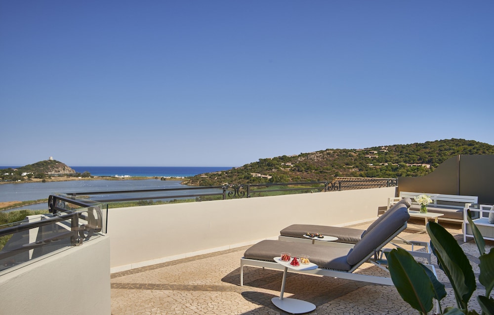 Suite, 1 King Bed, Sea View (Tholos Suite)