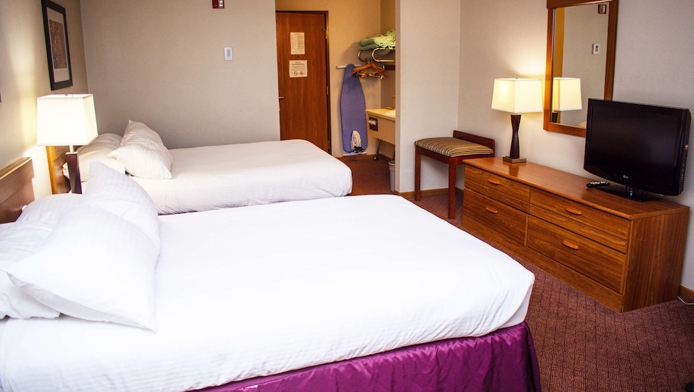 Room, 2 Double Beds, Non Smoking (Non Pet-Friendly) photo 3