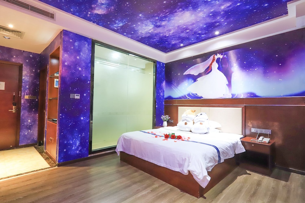 Romantic Room, No Windows