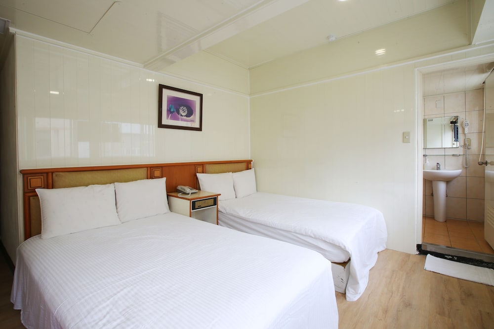 Standard Quadruple Room, 2 Double Beds photo 2