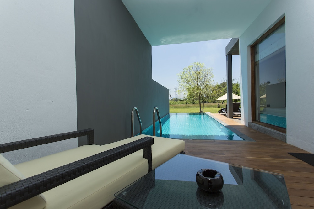 Suite with Free Benefits photo 2
