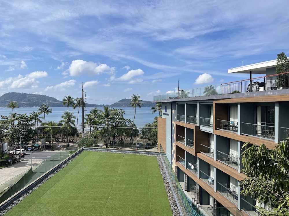 Deluxe Room, Partial Sea View