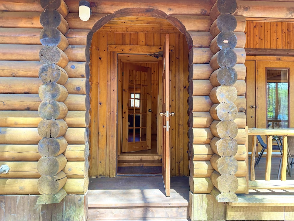 Private Cottage - Log Cabin - Photo 3