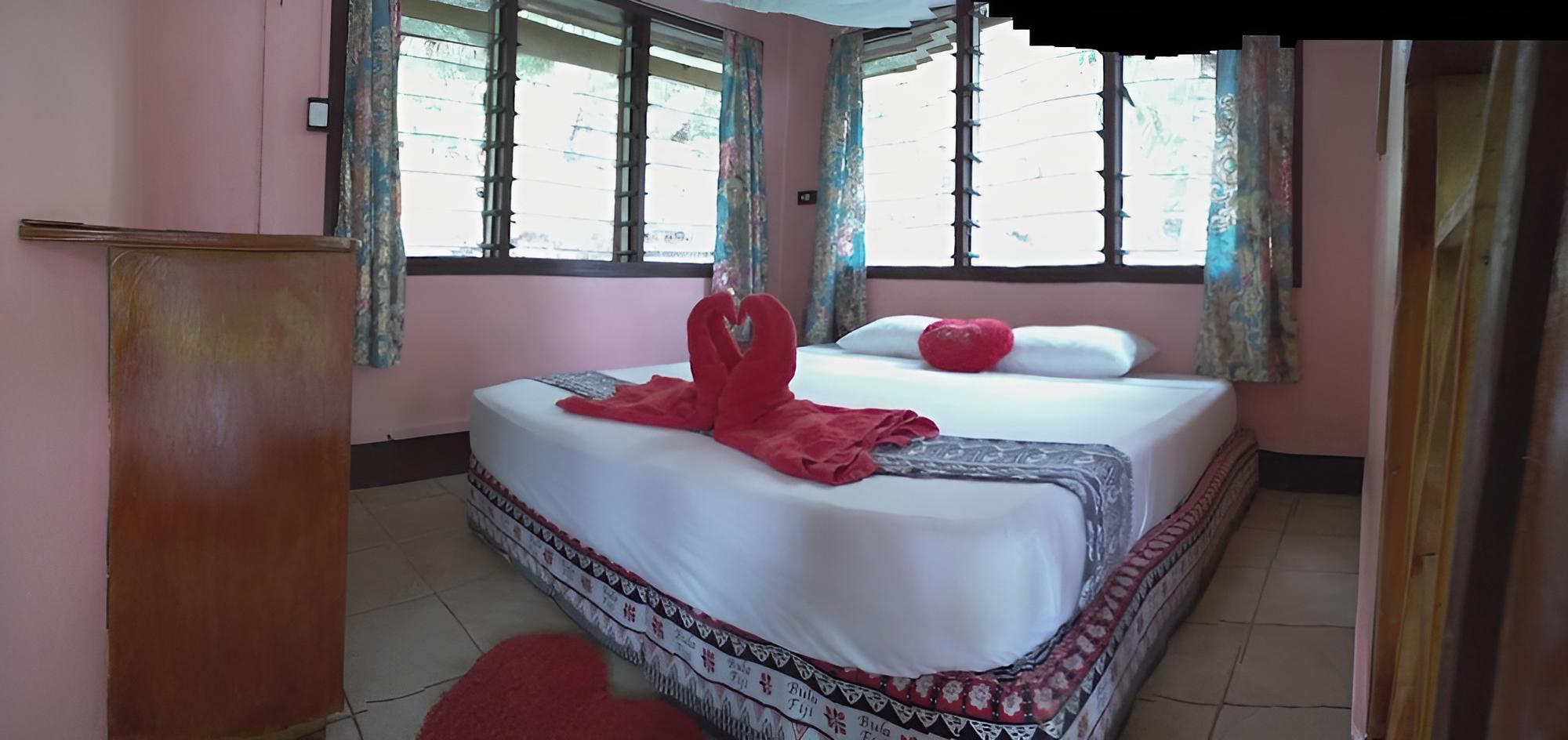 Basic Bungalow, Balcony, Ocean View photo 2