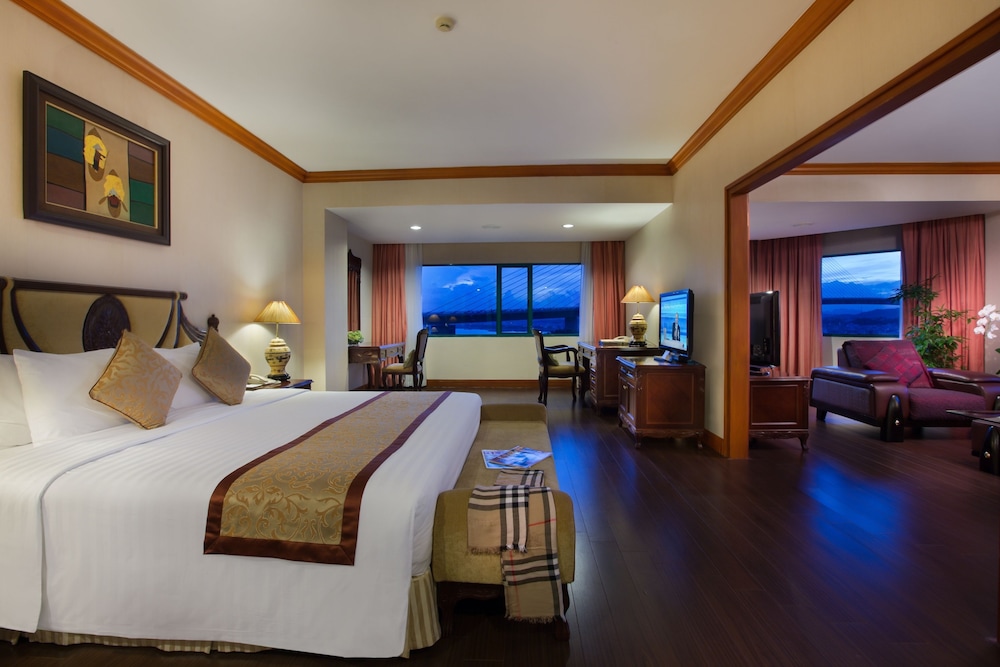 Executive Suite with Sea View, 1 King Bed