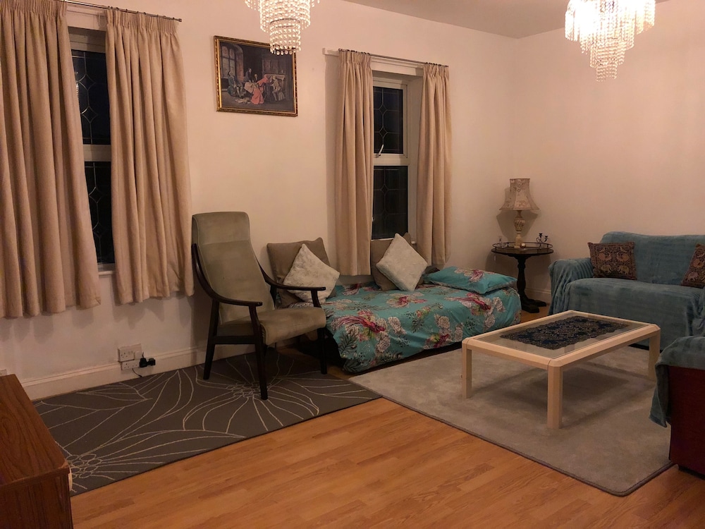 Family Apartment photo 2