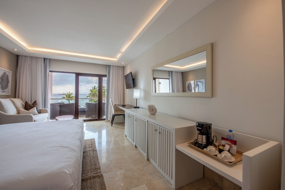 Junior Studio Suite, Non Smoking, Ocean View - Photo 3